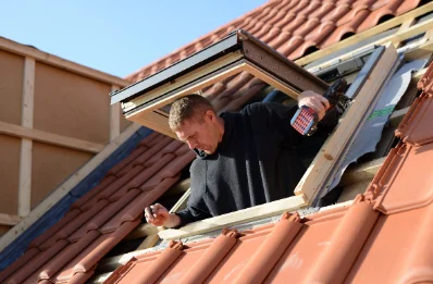 Pose de fenêtres de toit Velux à Villeselve